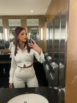 Queen Holly content