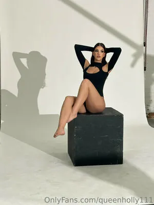 Queen Holly content