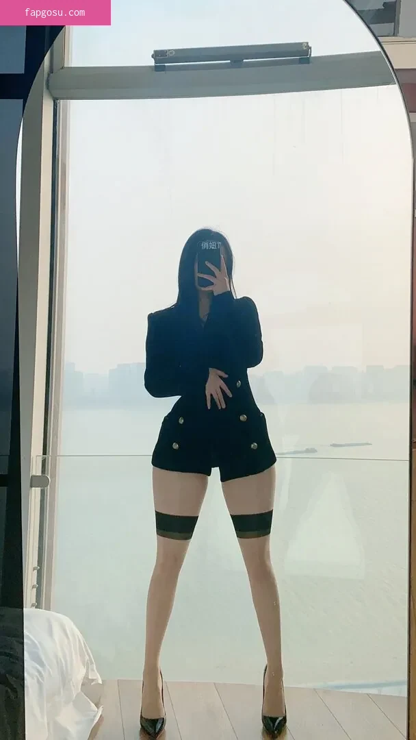 QiaoniuTT - Photo #1077