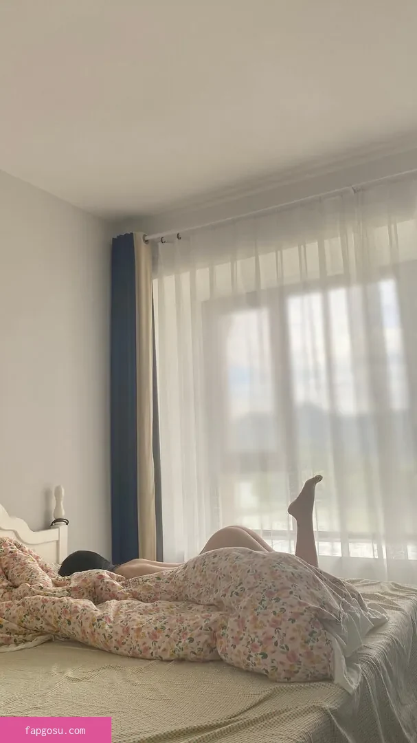 QiaoniuTT - Photo #2540