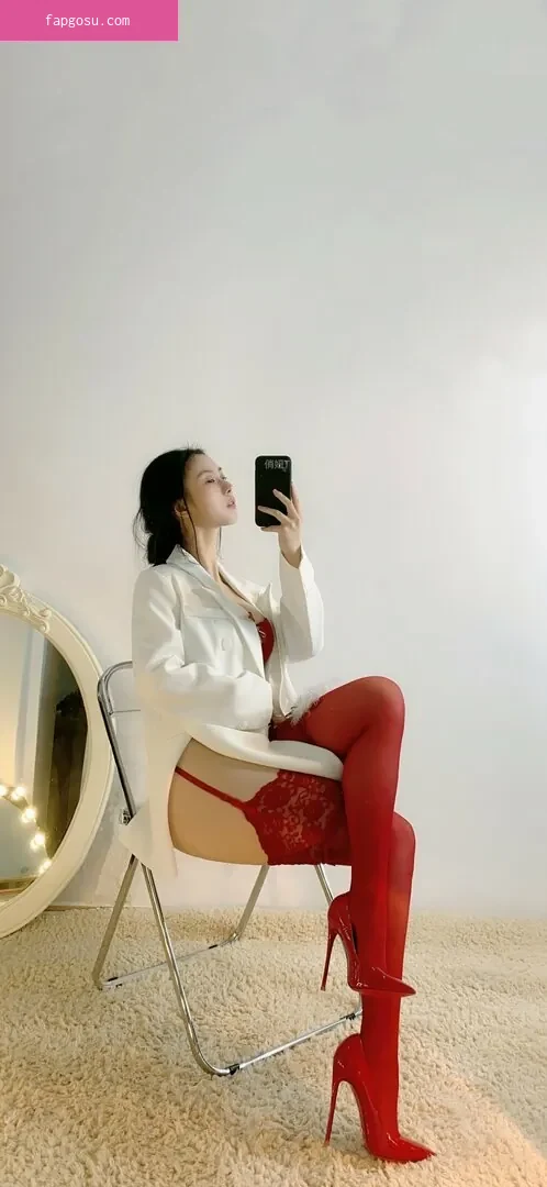 QiaoniuTT - Photo #2797