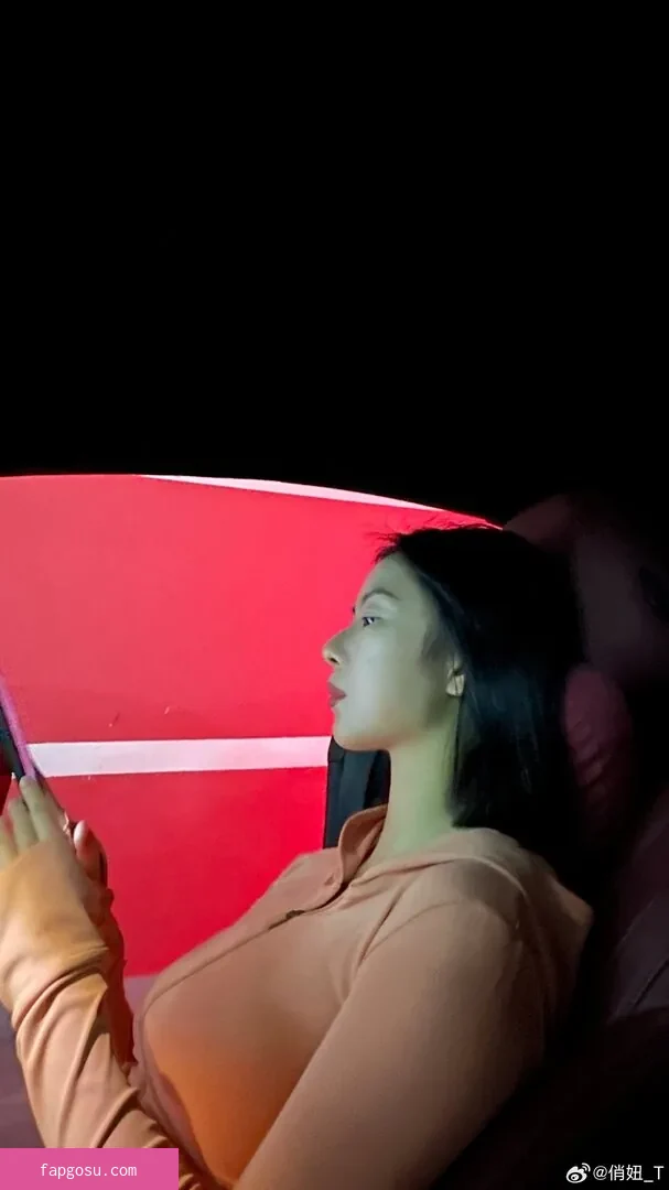 QiaoniuTT - Photo #4140