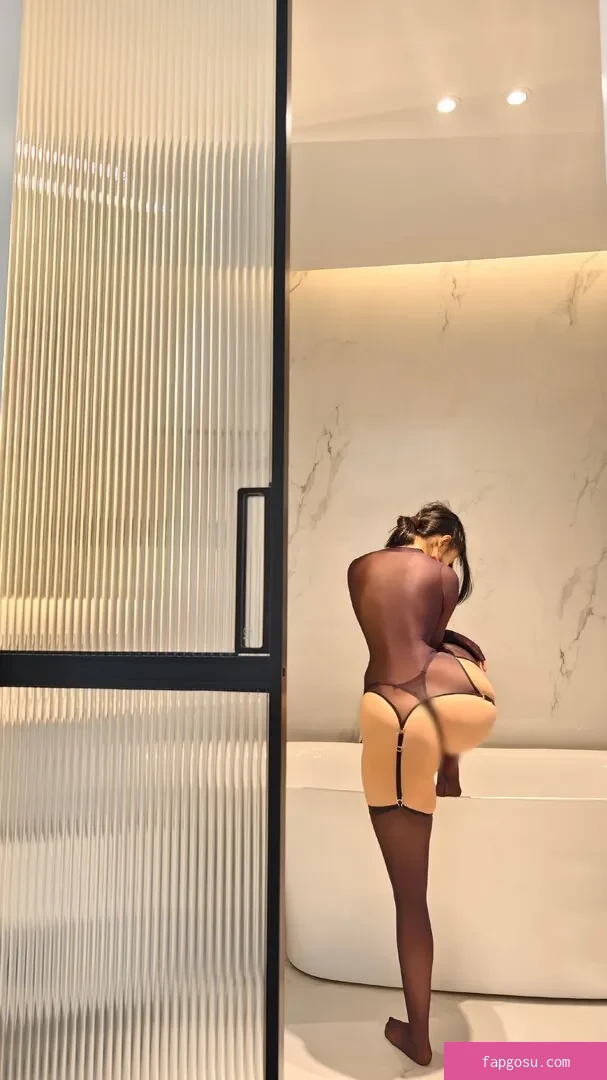 QiaoniuTT - Photo #5435