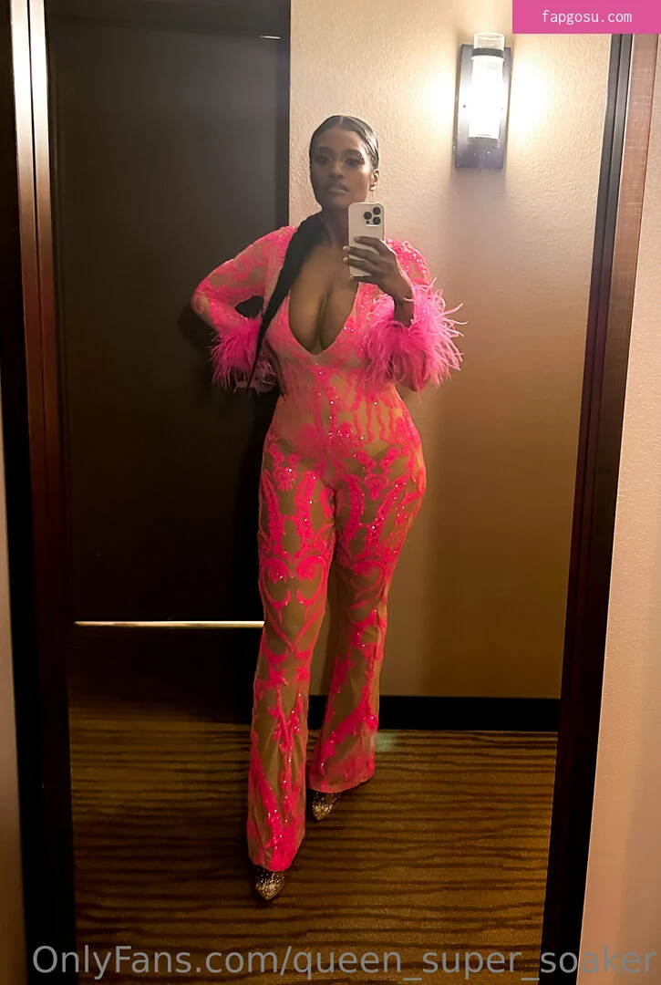 queen_super_soaker