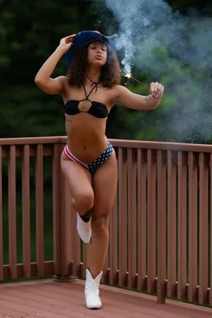 Queenmilian content