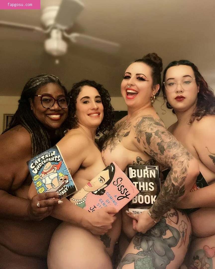 queenie_von_curves
