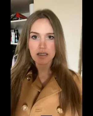 Raquel content