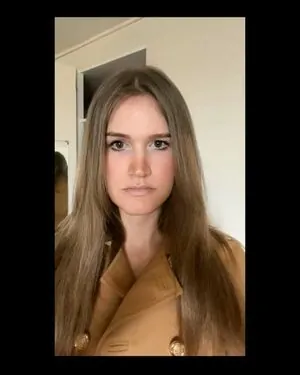 Raquel content