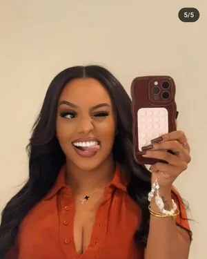 Ruth B. content