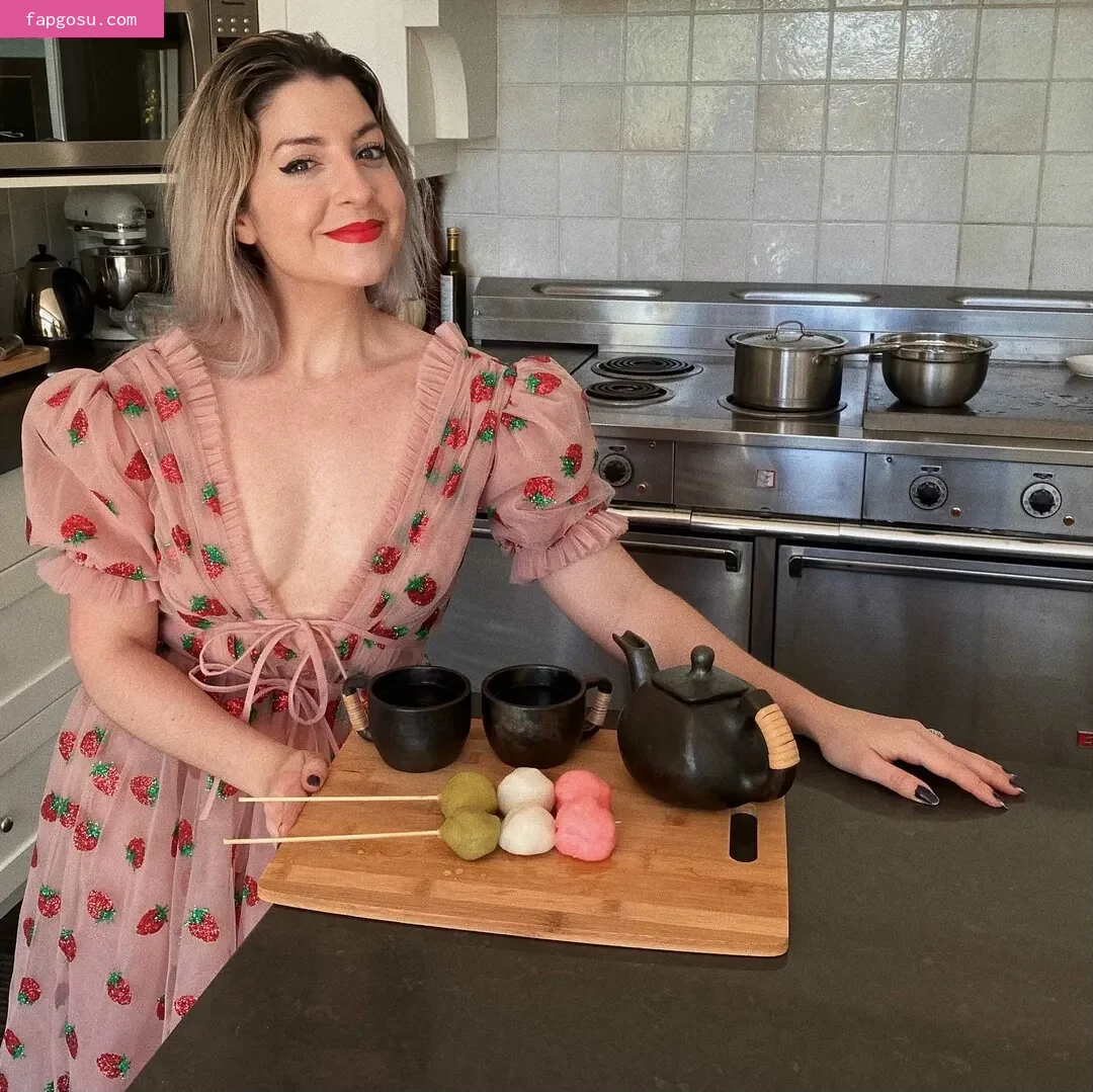 Rebecca Ford - Photo #1