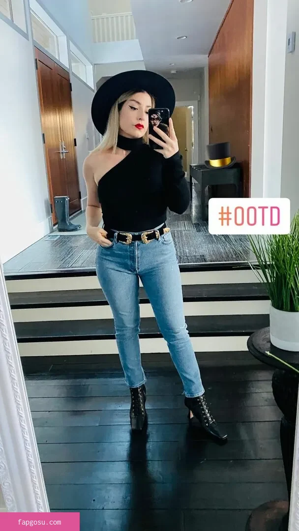 Rebecca Ford - Photo #12