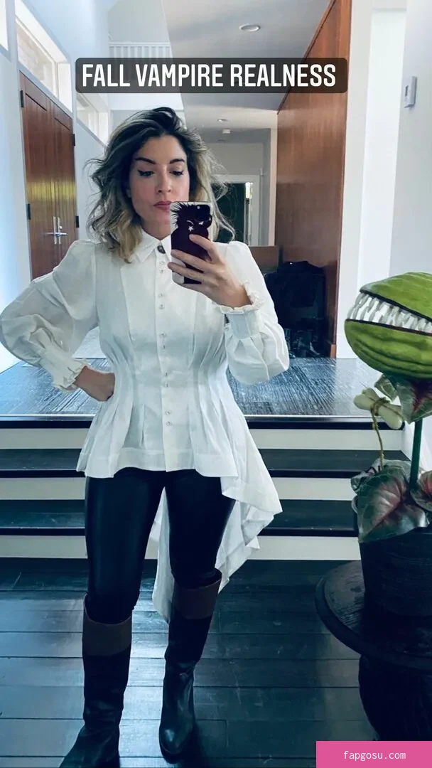 Rebecca Ford - Photo #2