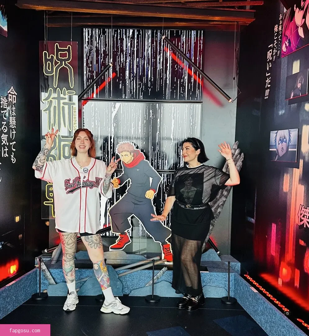 Rebecca Ford - Photo #295