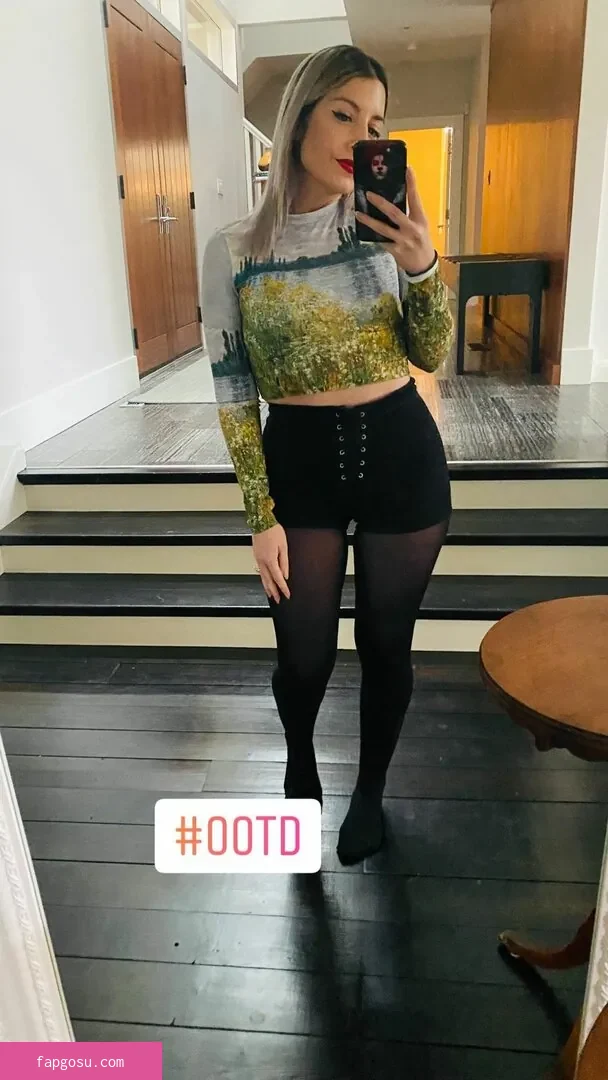 Rebecca Ford - Photo #36