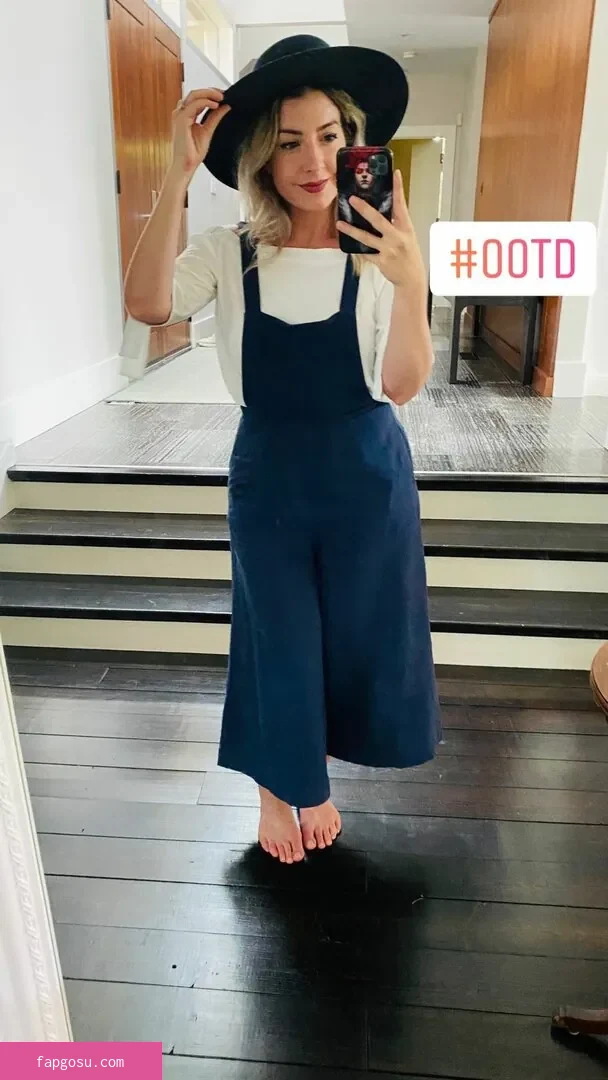 Rebecca Ford - Photo #40