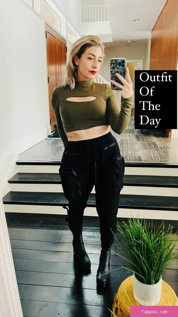 Rebecca Ford - Photo #56