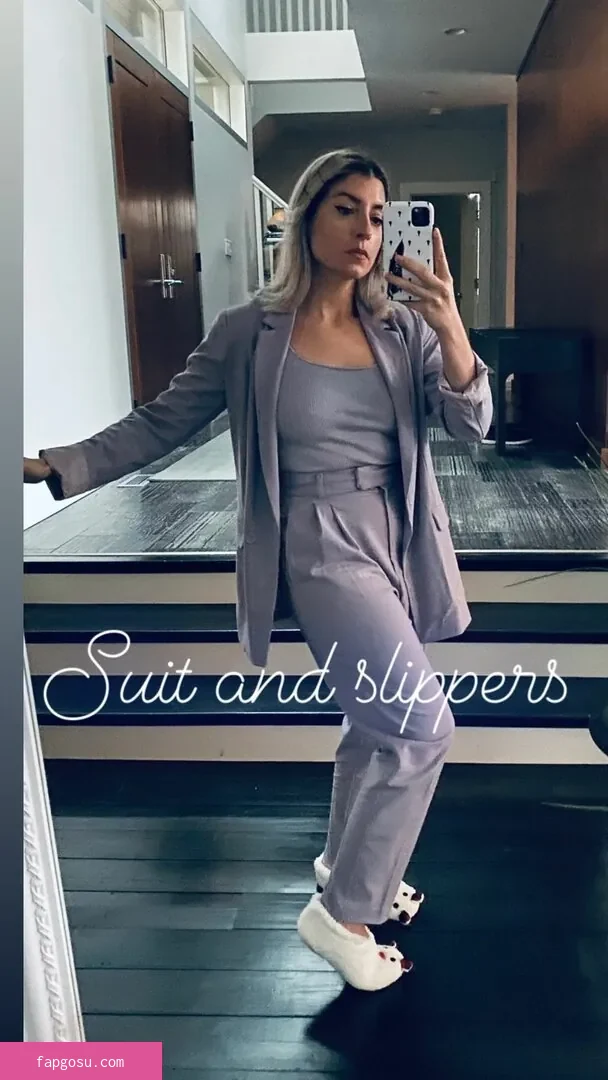 Rebecca Ford - Photo #6