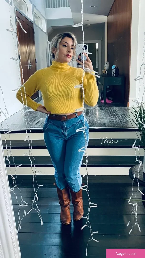 Rebecca Ford - Photo #7