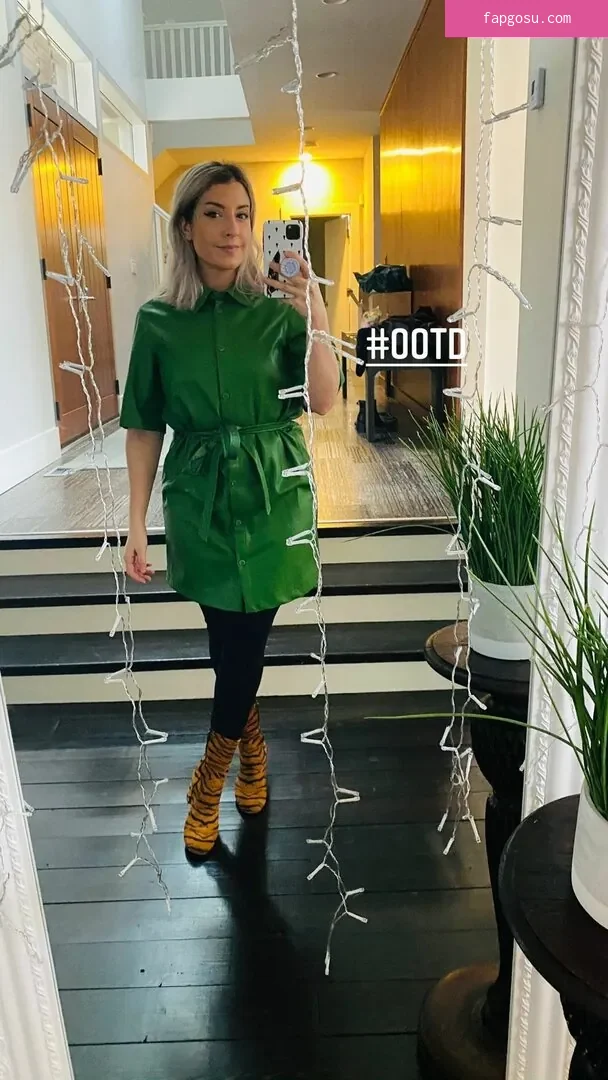 Rebecca Ford - Photo #8