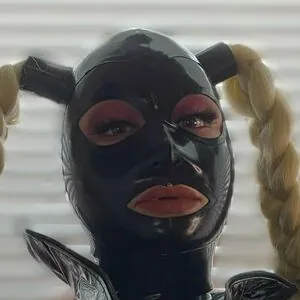 rubber_goddess21