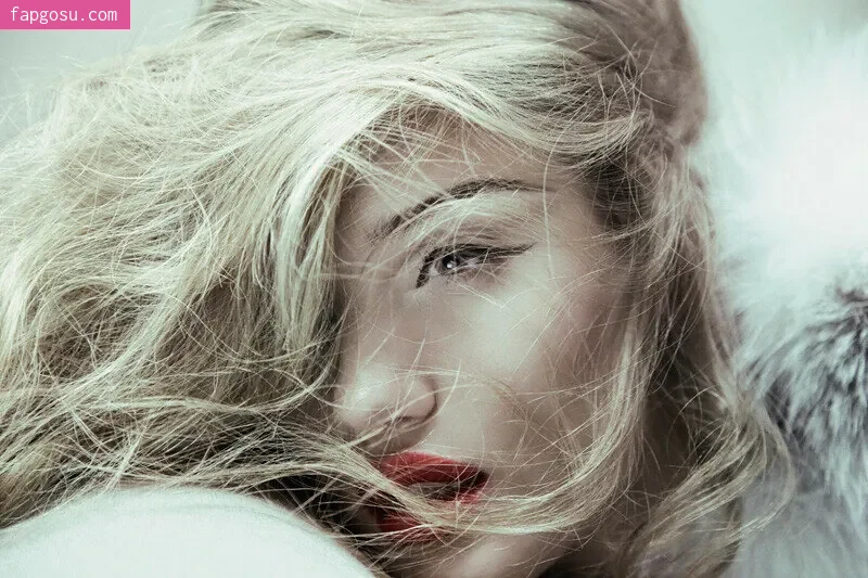 Rosie Huntington-Whiteley