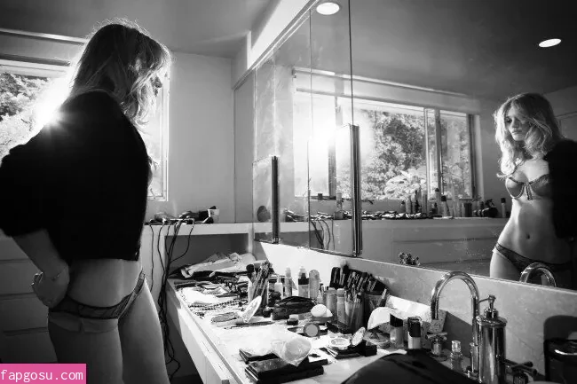 Rosie Huntington-Whiteley