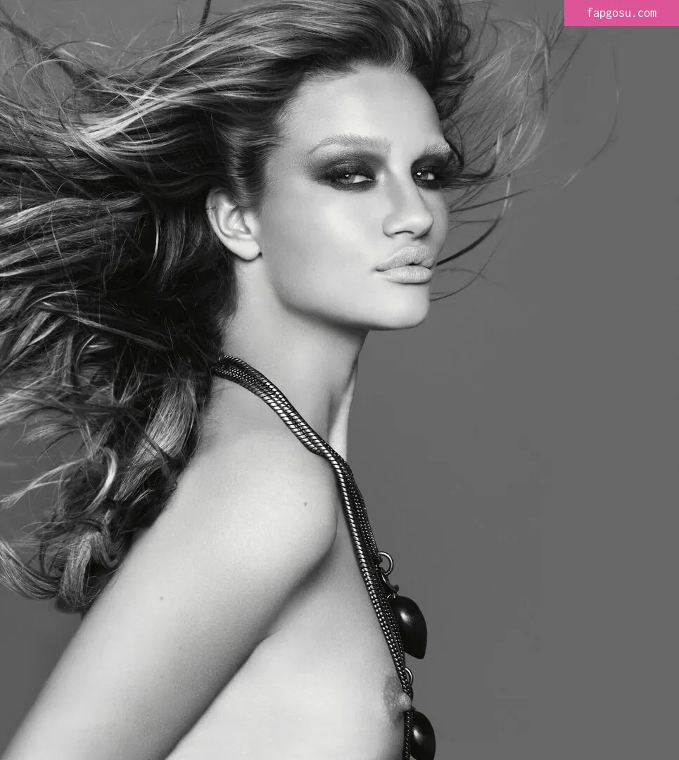 Rosie Huntington-Whiteley