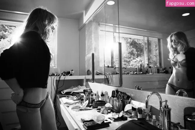 Rosie Huntington-Whiteley