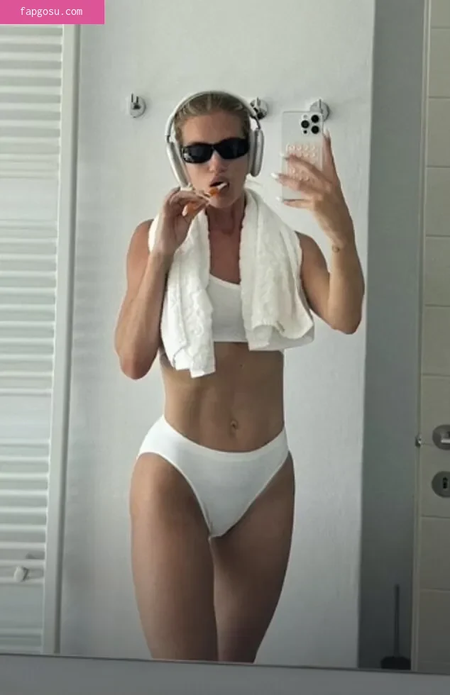 Rosie Huntington-Whiteley