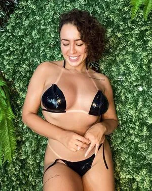 Rafaela Moreira content