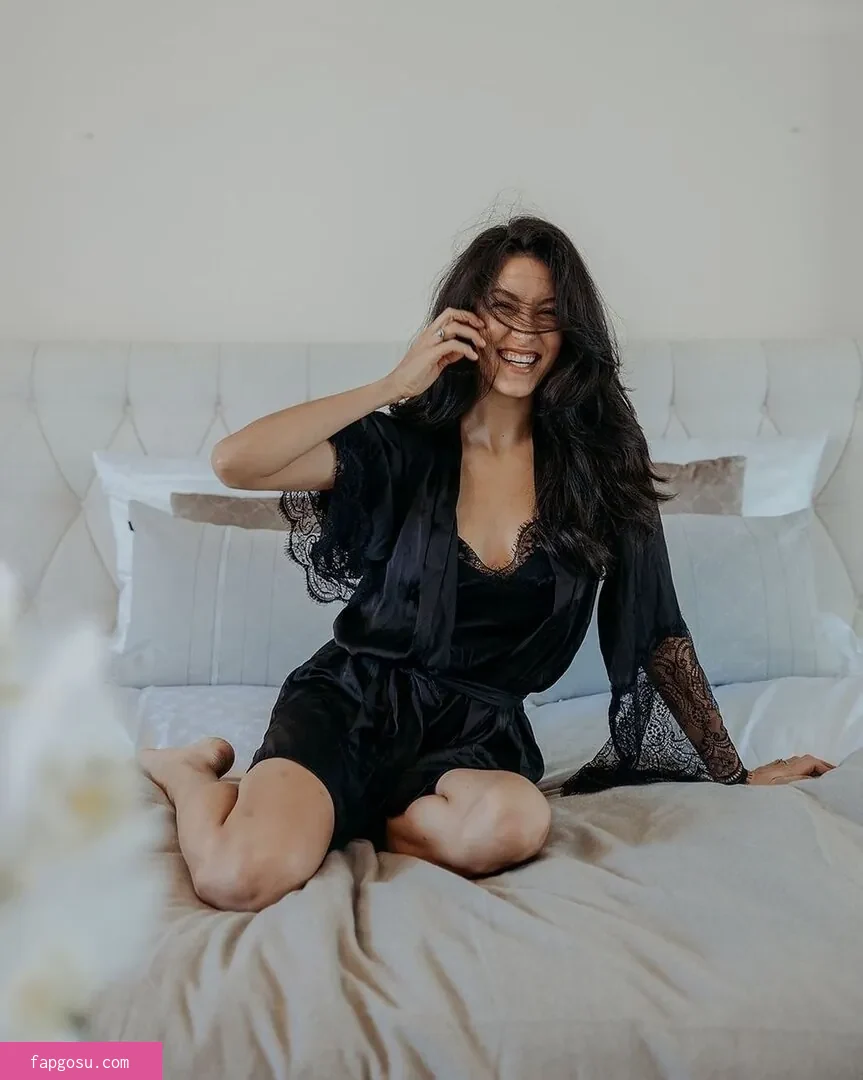 Rebecca Mir
