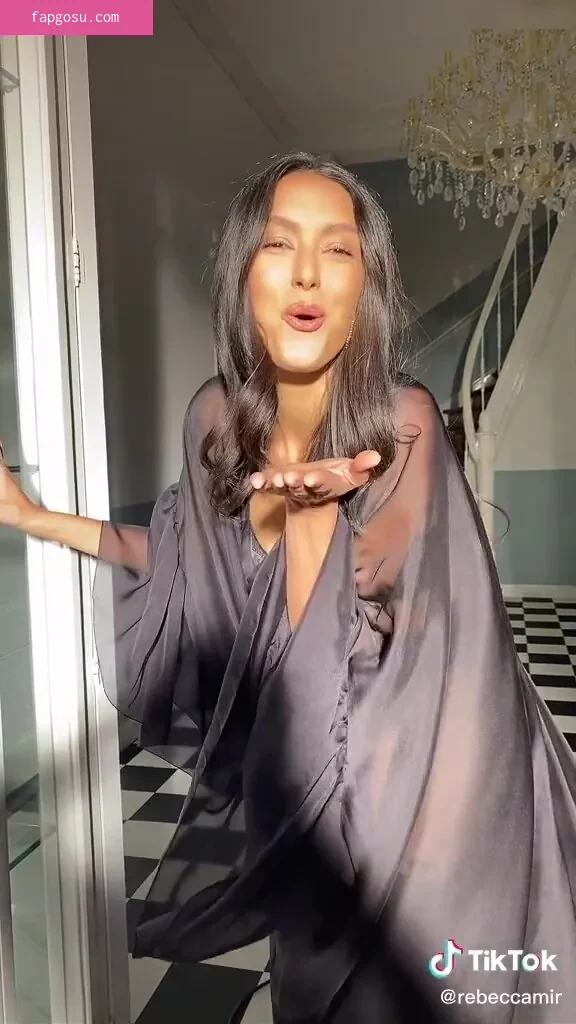 Rebecca Mir