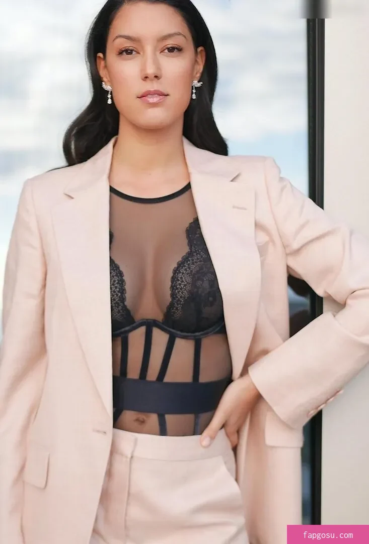 Rebecca Mir
