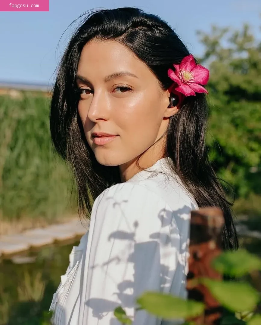 Rebecca Mir
