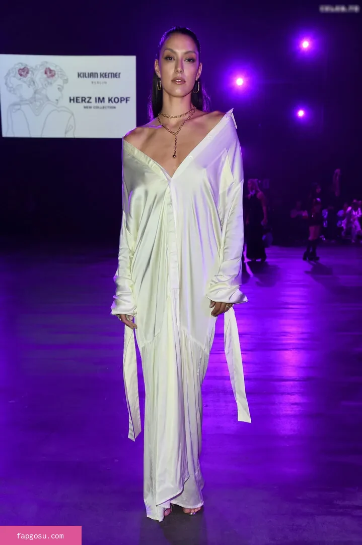 Rebecca Mir