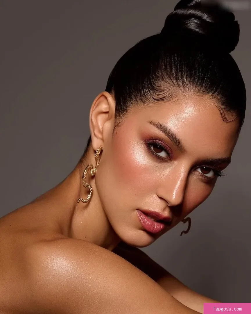 Rebecca Mir