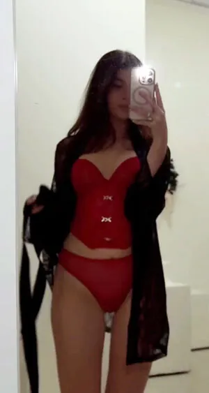 Roxie Węgiel content