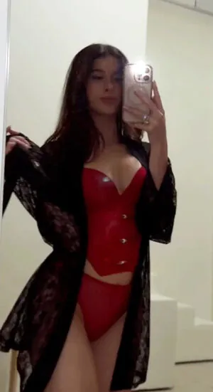 Roxie Węgiel content