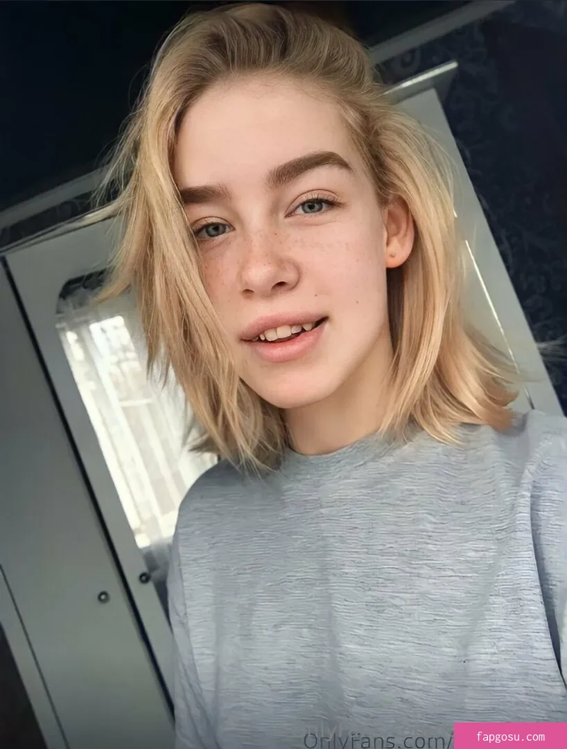 roxxy_webb