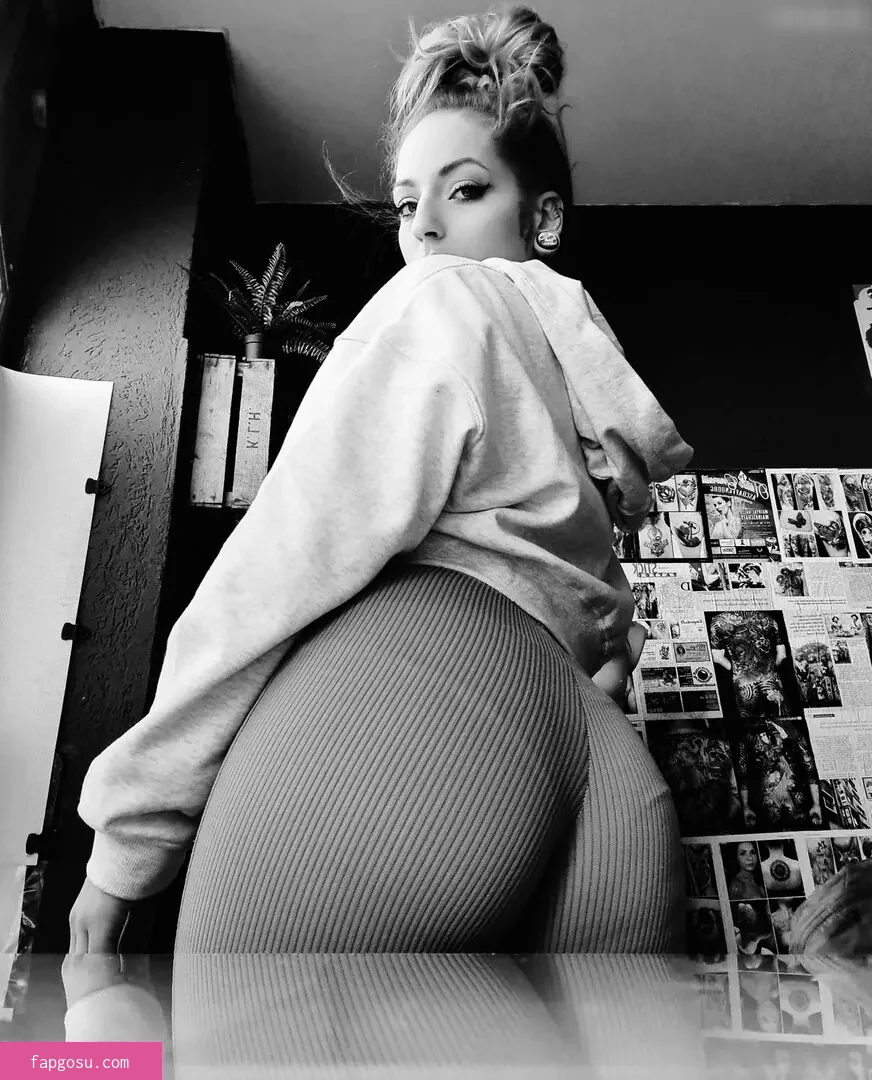 Roxy_Wayne