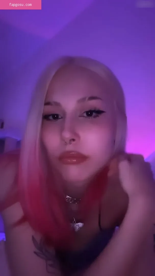 Sarahtoninx9_