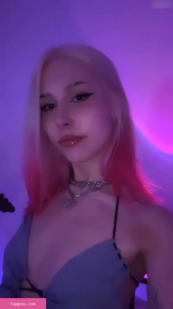 Sarahtoninx9_