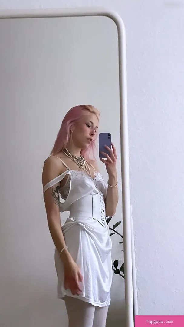 Sarahtoninx9_