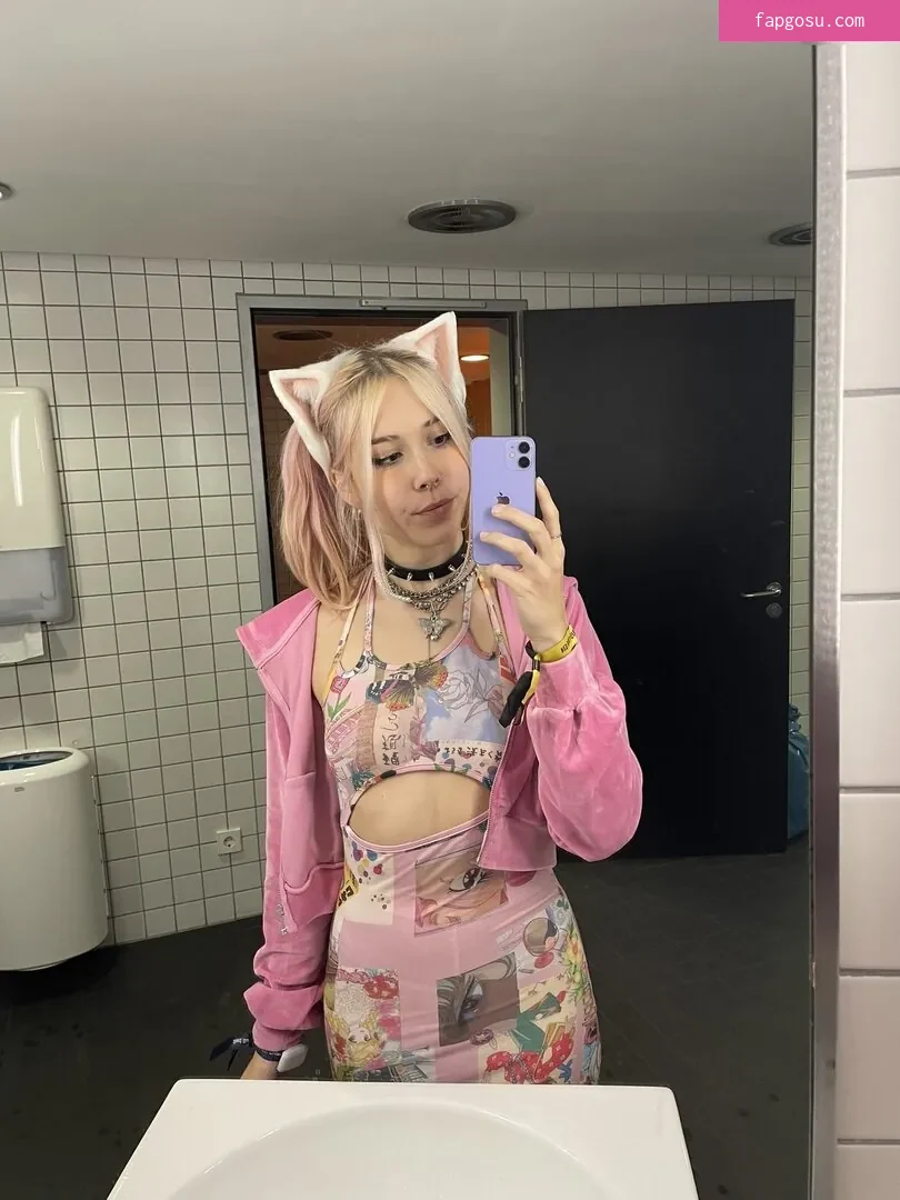 Sarahtoninx9_