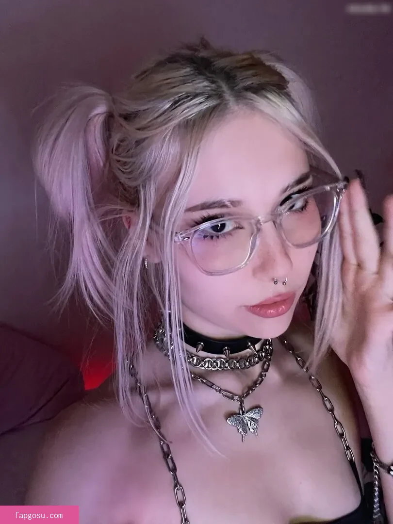 Sarahtoninx9_