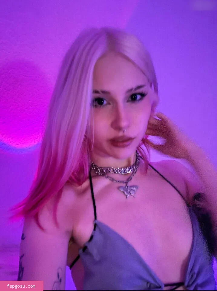 Sarahtoninx9_