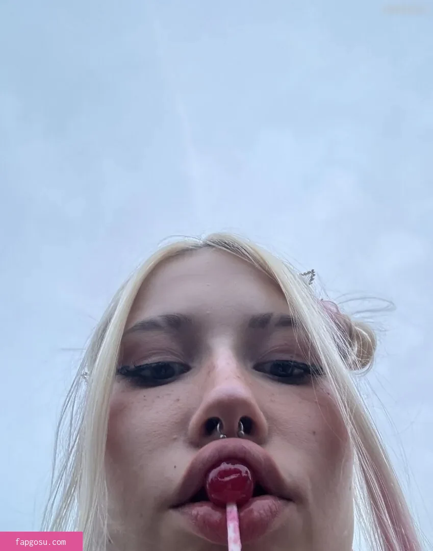 Sarahtoninx9_