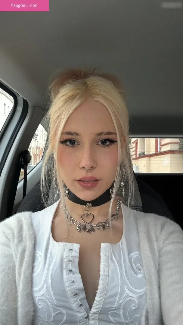 Sarahtoninx9_
