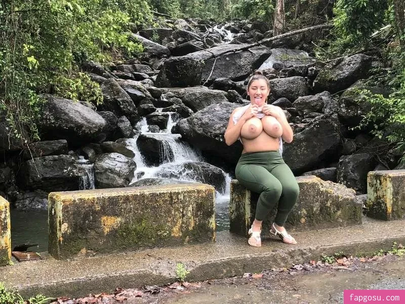 Selena Adams