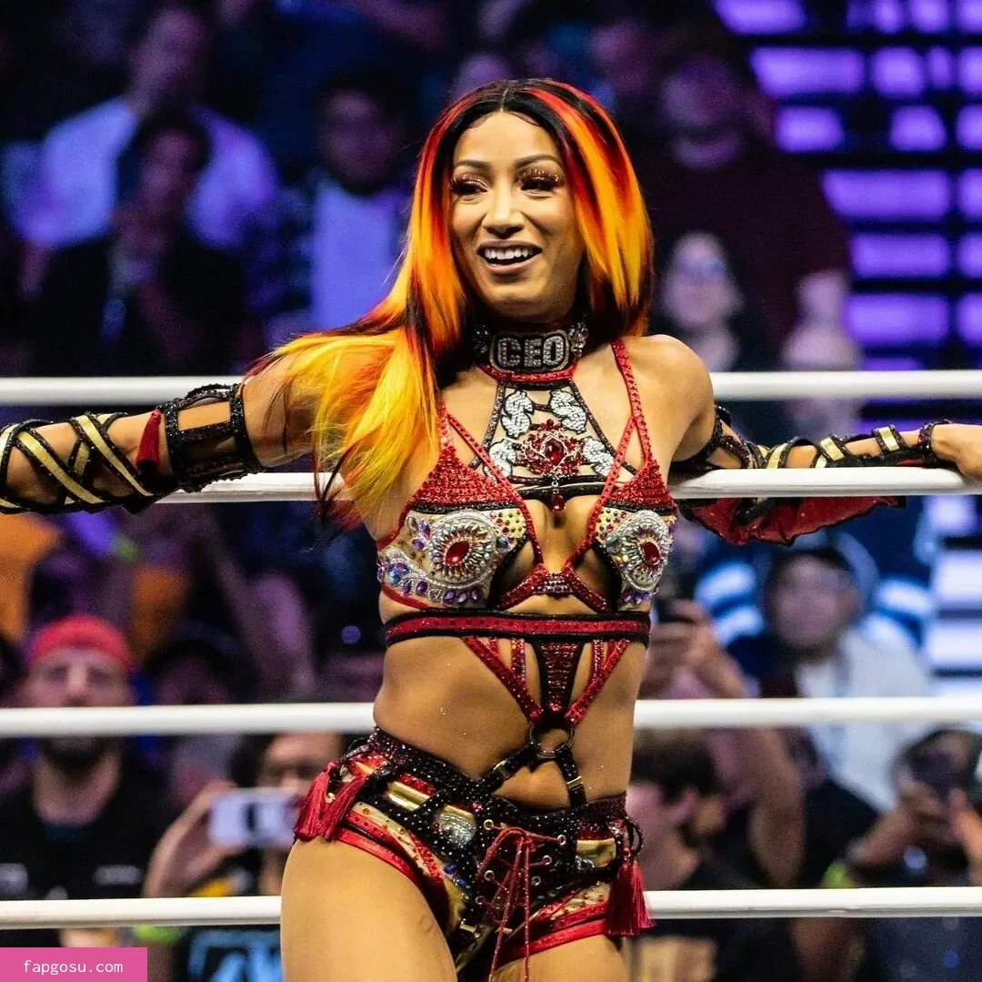 Sasha Banks